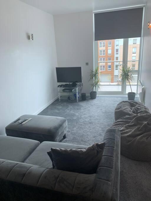 מילטון קינס Recently Refurbished Apt Central Mk Free Parking מראה חיצוני תמונה